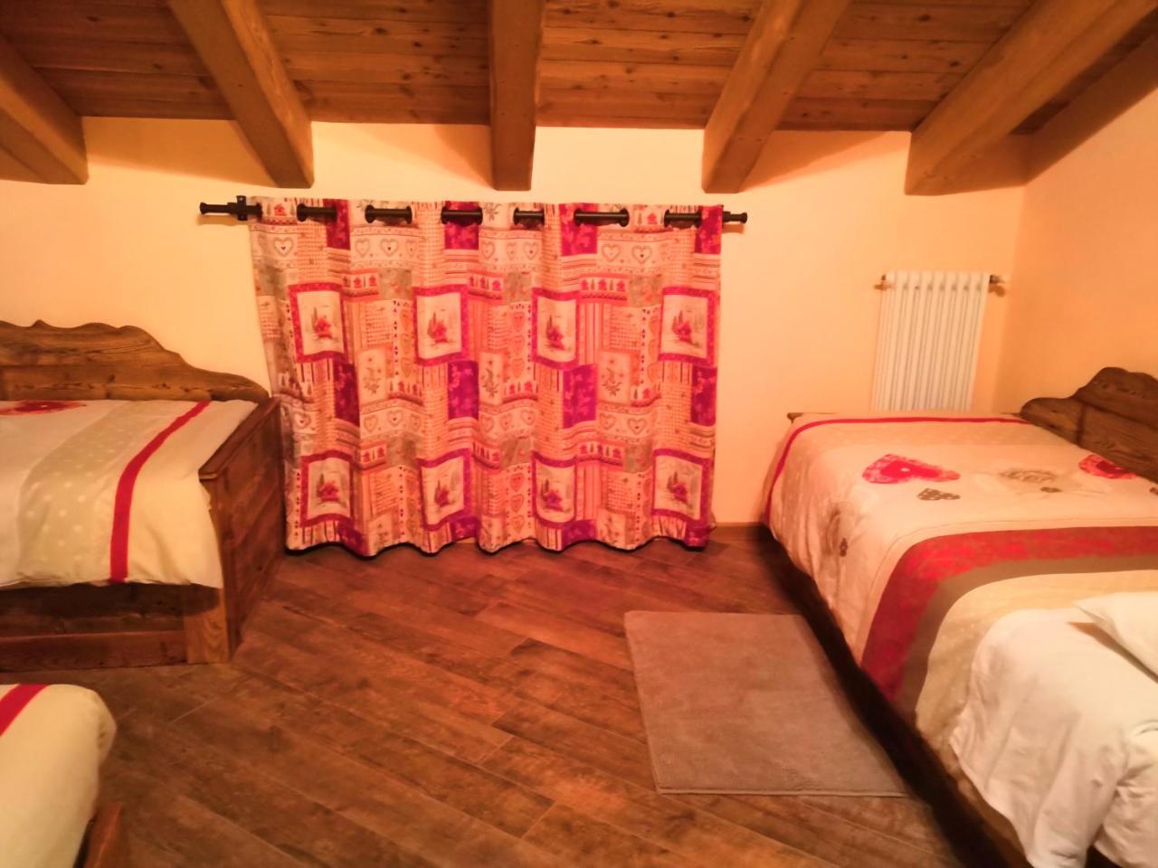 דירות Roisan Souvenir De Tsaneli מראה חיצוני תמונה